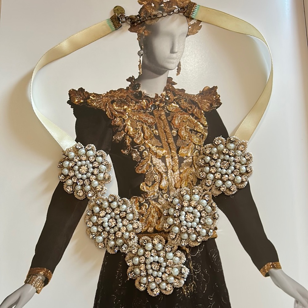 Rhinestone and pearl necklace